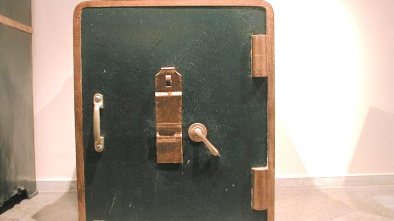 Um dos cofres que fez parte do acervo histórico do Centro de Memória da Sefaz