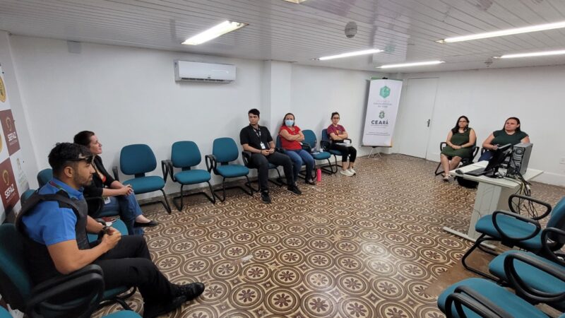 O Centro de Memória da Fazenda (CM) promoveu uma formação interna sobre acessibilidade para o Núcleo Educativo do equipamento, conduzida por Lara Lima e Caroline Chaves, do Núcleo de Promoção à Acessibilidade do Museu da Cultura Cearense (MCC). A formação abordou recursos de acessibilidade em espaços culturais, buscando aprimorar ações inclusivas e ampliar as atividades do CM para atender diferentes públicos. Foto: Sala Multiulso do CM.