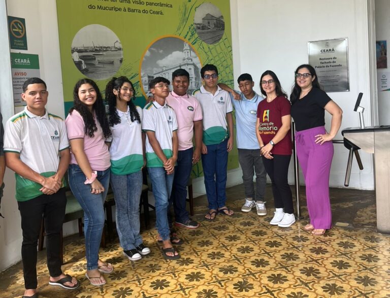 No dia 7 de outubro, o Centro de Memória da Fazenda recebeu a visita de 10 alunos da Escola Maria José S. F. Gomes (CERES), acompanhados pela professora Aline Lima. Durante a visita, o grupo conheceu o acervo histórico e participou de momentos de aprendizado sobre o patrimônio e a trajetória da Secretaria da Fazenda do Ceará, reforçando a importância da preservação da memória institucional.