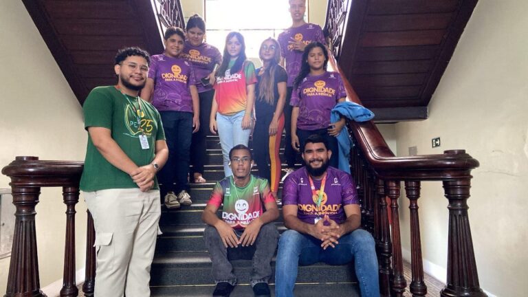 Na manhã do dia 04/03, recebemos turma do projeto Pequeno Nazareno com alunos e professores Aldair Alves e Bruna Souza.