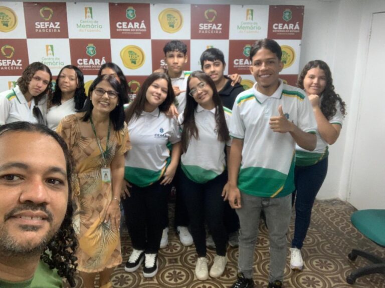 Na manhã do dia 11/03, recebemos turma da Escola Professor José Maria Campos de Oliveira com alunos e o professor Francisco José da Silva.