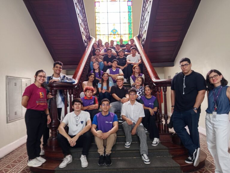 Na manhã do dia 16/03, recebemos turma do Centro de Integração Empresa-Escola com alunos e professora Ana Maria Mendonça.