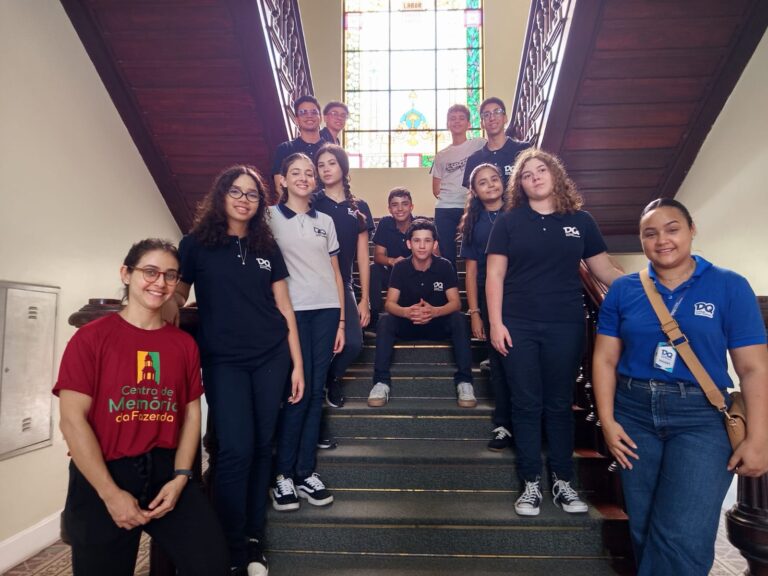 Na tarde do dia 23/03, recebemos turma do Colégio Dim Quintino com alunos e professora Raiany Lopes.