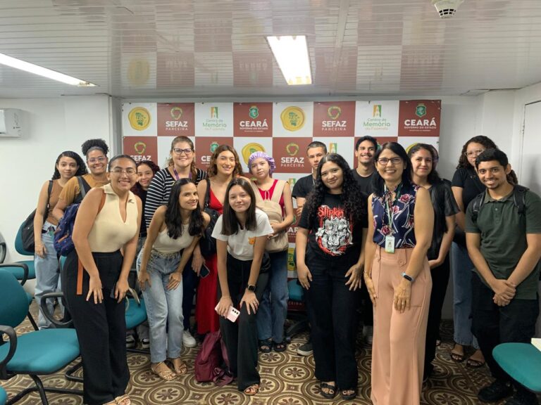 Na manhã do dia 26/03, recebemos turma do Centro de Integração Empresa-Escola com alunos e professora responsável Luana Miranda.