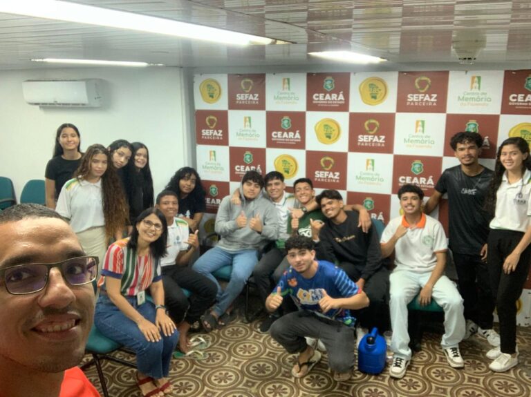 Na manhã do dia 07/04, recebemos turma da Escola Antonieta Siqueira com alunos e professor Rafael Nogueira.