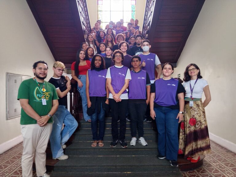 Na manhã do dia 27/03, recebemos turma do Centro de Integração Empresa-Escola (CIEE) com alunos e professora responsável Ana Maria Mendonça.