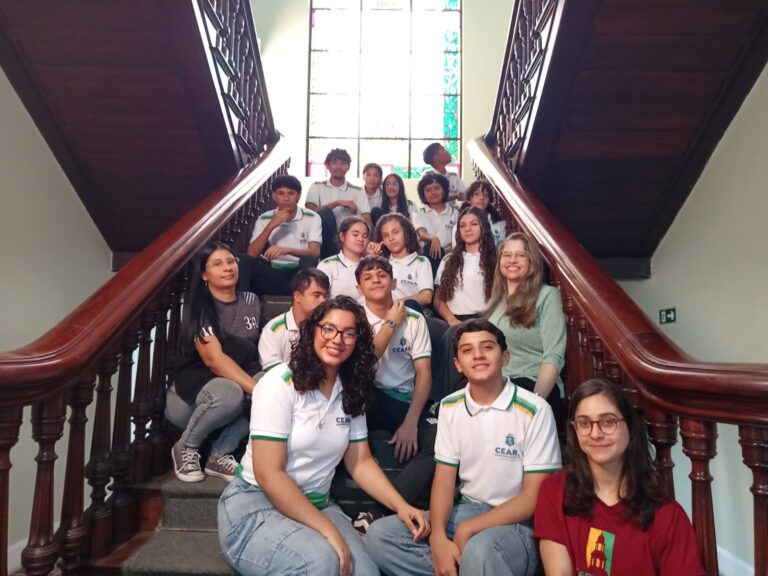 Na manhã do dia 13/05, recebemos a visita da turma da EEMTI Monsenhor Dourado com alunos e as professoras responsáveis Michele Andrade e Cátia Lopes.