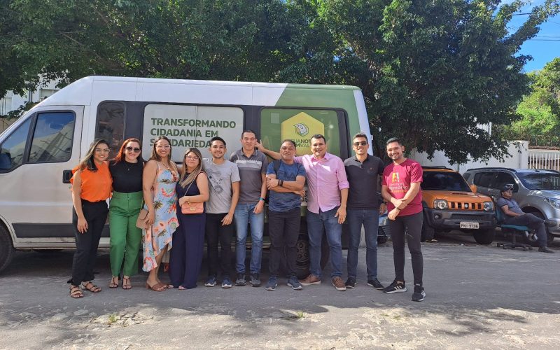 Visita da equipe da Secretaria de Finanças de Horizonte (Sefin) ao Centro de Memória da Fazenda, no dia 04 de maio de 2023. Na foto: equipe da Sefin Horizonte na chegada com a van disponibilizada pela Secretaria da Fazenda.
