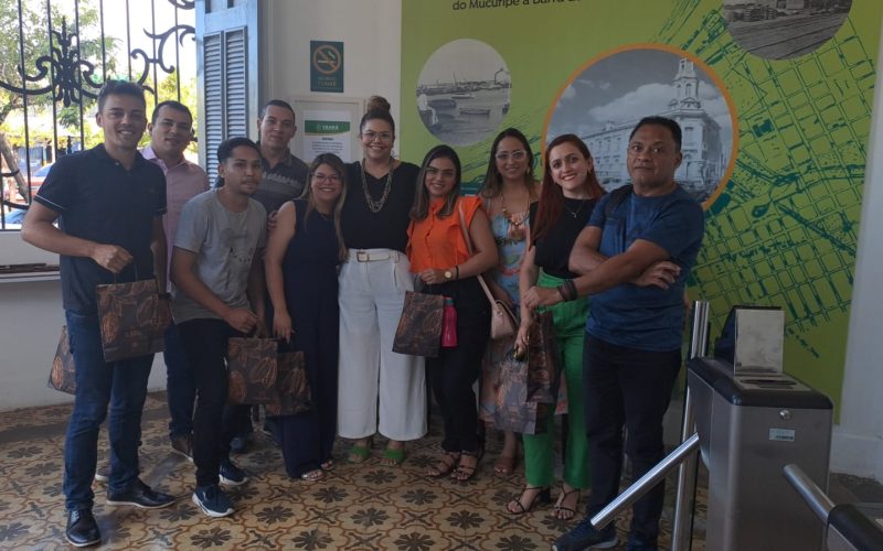 Visita da equipe da Secretaria de Finanças de Horizonte (Sefin) ao Centro de Memória da Fazenda, no dia 04 de maio de 2023. Na foto: equipe da Sefin Horizonte na recepção do Centro de Memória da Fazenda.