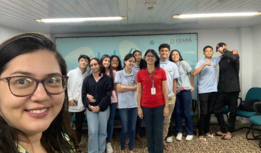 No dia 10 de junho, estudantes da Escola Ensino Médio Tempo Integral (EEMTI) Maria José Santos Ferreira Gomes visitaram o Centro de Memória da Fazenda, acompanhados pela professora Aline Daiara.