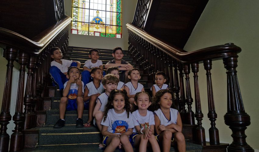 Na manhã de 12 de maio, alunos do Centro Educacional Carrossel visitaram o Centro de Memória da Fazenda (CM) com a professora Eloisa..