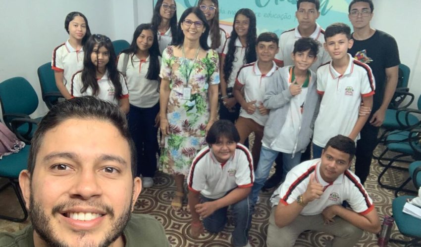 No dia 13 de junho, estudantes da Escola de Educação Infantil e Ensino Fundamental (EEIEF) José Pontes Filho visitaram o Centro de Memória da Fazenda, acompanhados pelos professores Luiz Leandro Freitas e Maicon de Araújo.