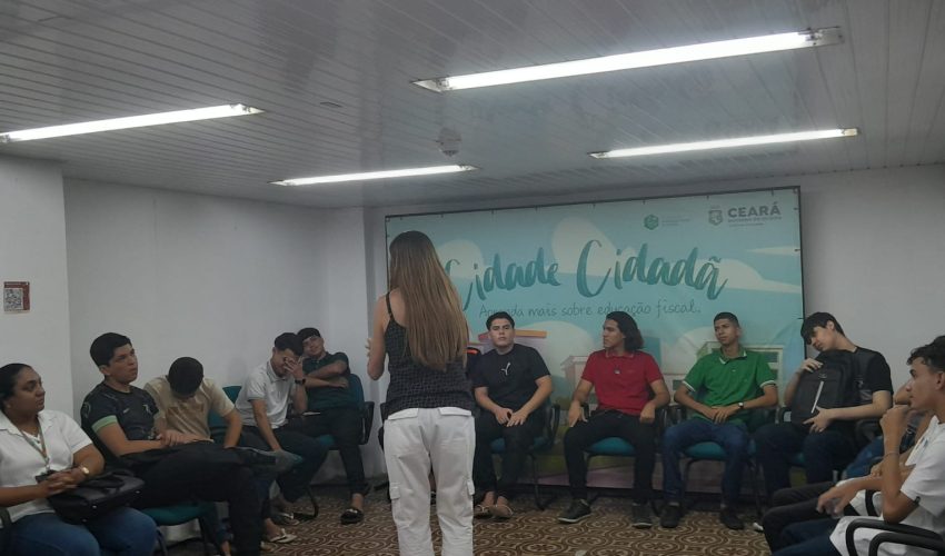 No dia 16 de maio, alunos da Escola Ensino Médio Tempo Integral (EEMTI) Professora Adélia Brasil Feijó visitaram o Centro de Memória da Fazenda, acompanhados pelas professoras Gilvania Machado e Ana Juliana.