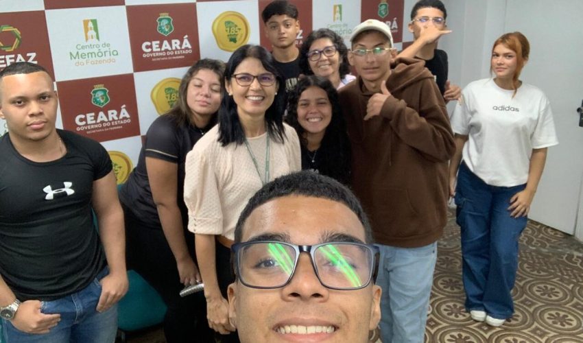 Na manhã do dia 28 de abril, estudantes da Escola Clóvis Beviláqua (EEMTI) visitaram o Centro de Memória da Fazenda, enchendo os corredores de risadas e de curiosidade.