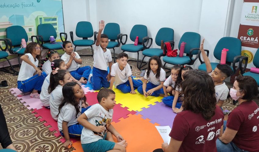 Por fim, os visitantes participaram da contação de histórias. O livro infantil  “O Jardim dos Tributos” proporcionou às crianças, de forma lúdica, uma noção básica sobre o que são impostos.