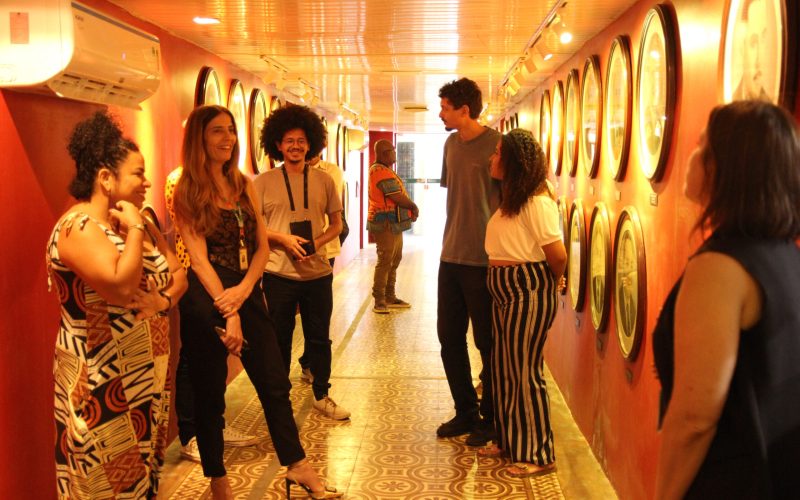 Os participantes do encontro visitaram as exposições do CM e debateram sobre a importância da preservação e divulgação do patrimônio histórico, material e cultural, do Estado do Ceará.