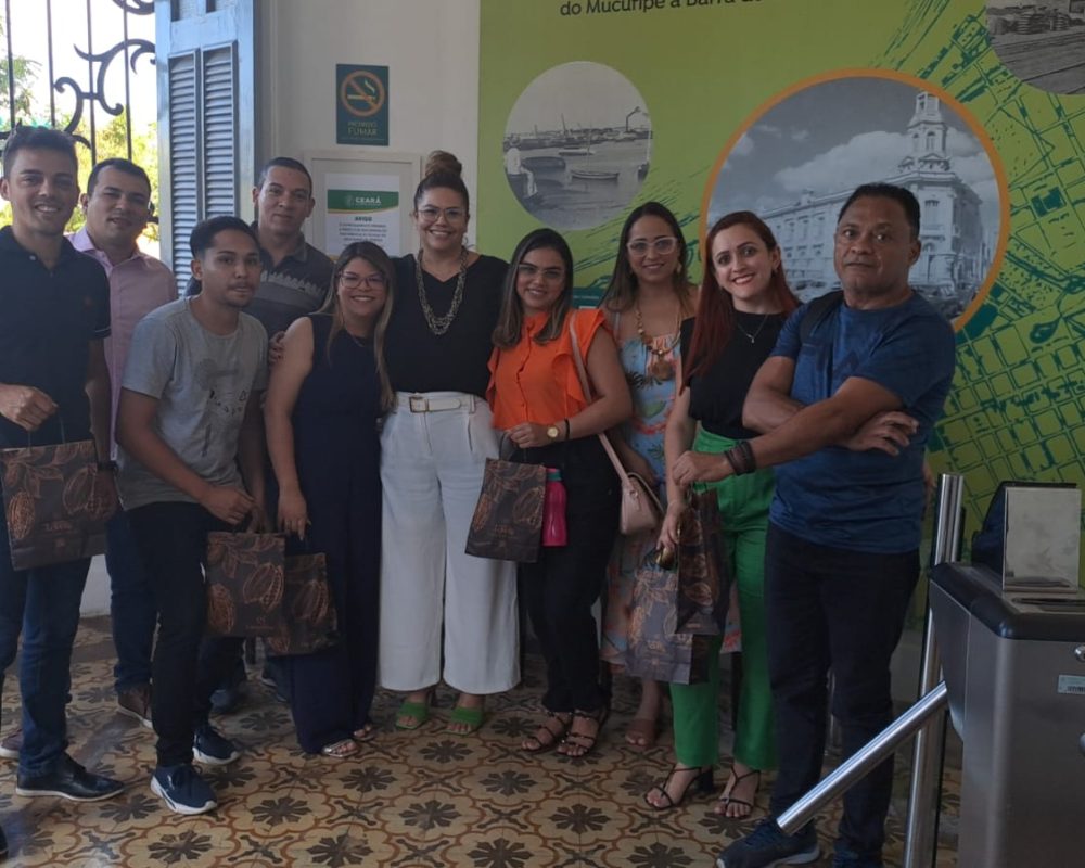 Visita da equipe da Secretaria de Finanças de Horizonte (Sefin) ao Centro de Memória da Fazenda, no dia 04 de maio de 2023. Na foto: equipe da Sefin Horizonte na recepção do Centro de Memória da Fazenda.