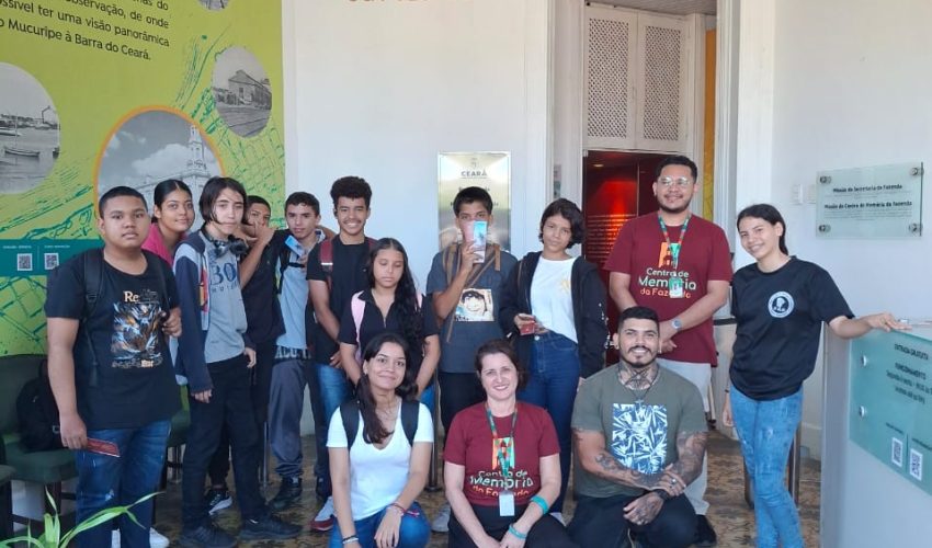 Na tarde de 19 de maio, o professor Victor Gomes levou seus alunos da disciplina de Educação Fiscal para uma aula de campo no Centro de Memória da Fazenda, vindos da Escola Ensino Médio Tempo Integral (EEMTI) Senador Osiris Pontes.