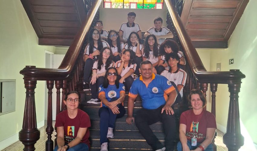 No dia 29 de maio, alunos do Colégio Mirassol visitaram o Centro de Memória da Fazenda, acompanhados pelos professores Stephanie Braga e Alan Braz