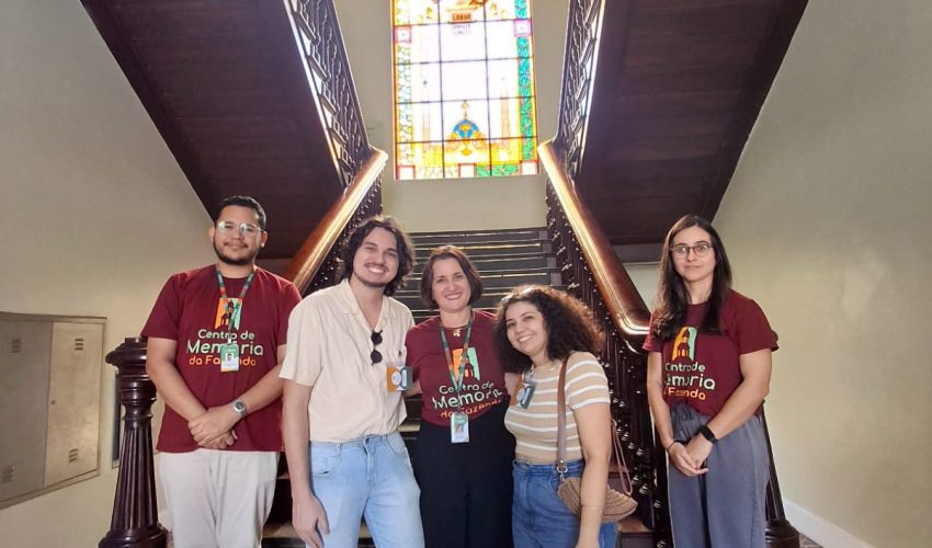 No dia 30 de maio, os visitantes Annael Lucas e Anne Beatriz vieram conhecer a exposição temporária Litoral Cearense em Aquarela a convite da curadora, Ana Paula Gomes Bezerra.