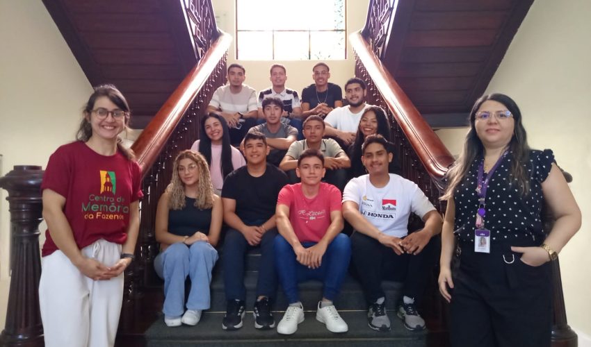 Na manhã do dia 08/06 recebemos visita do Centro de Integração Empresa-Escola com alunos e professora responsável Divianny Fontes.