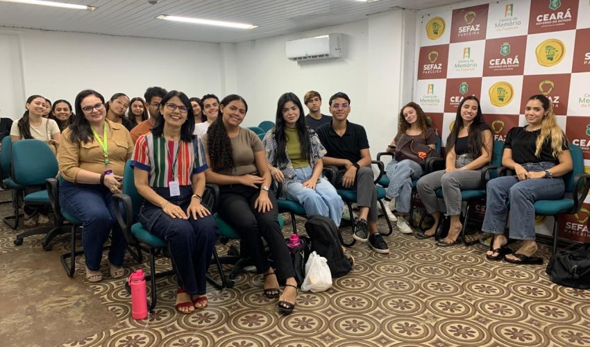 Na manhã do dia 09/06 recebemos visita do Centro de Integração Empresa-Escola com alunos e professora responsável Sara Sales.