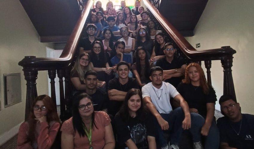 Na tarde do dia 11/06 recebemos visita do Centro de Integração Empresa-Escola com alunos e professora responsável Sara Sales.