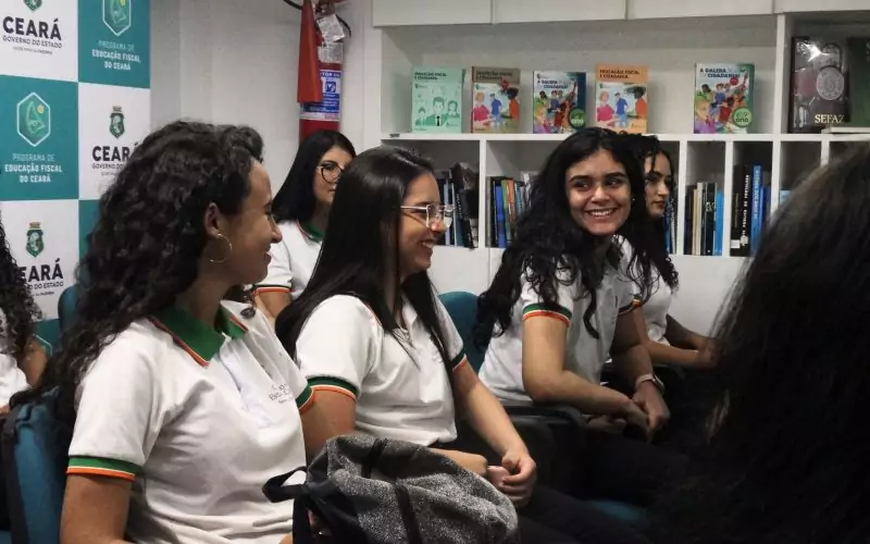 Durante a palestra, os estudantes participaram de dinâmicas nas quais puderam tirar dúvidas sobre diferentes assuntos relacionados ao Fisco e à Cidadania. Crédito da imagem: Joziane Pontes.