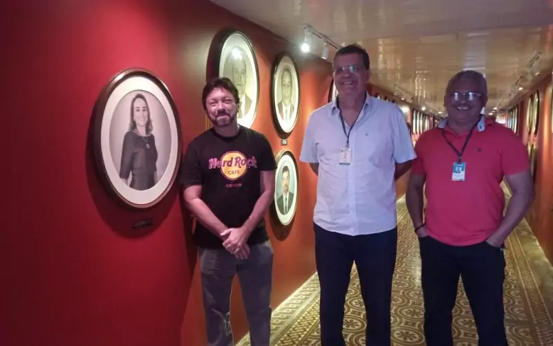 Visita do grupo de servidores da Secretaria da Fazenda, no dia 29 de Junho.  Foto: Servidores na Galeria dos Secretários do Centro de Memória da Fazenda.